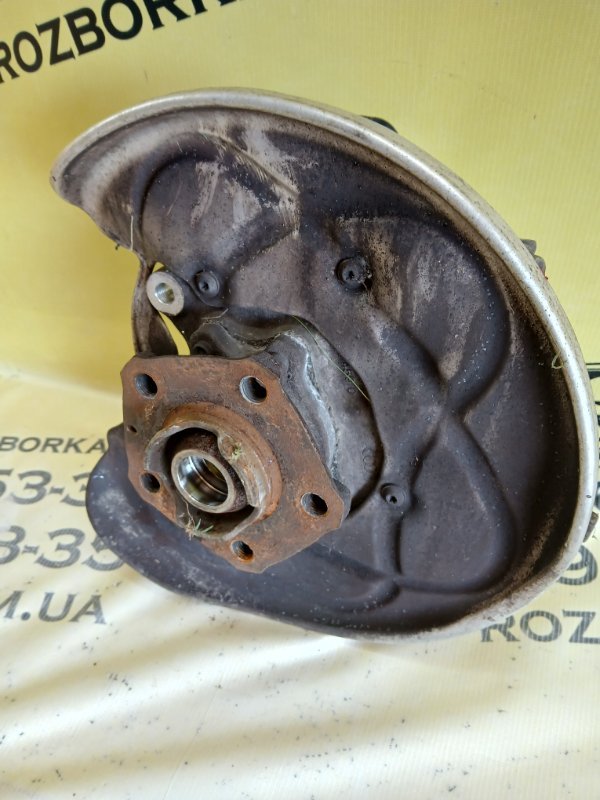 Цапфа задняя левая S5 2017 Coupe 3.0 CWGD Цапфа задняя левая S5 2017 Coupe 3.0 CWGD