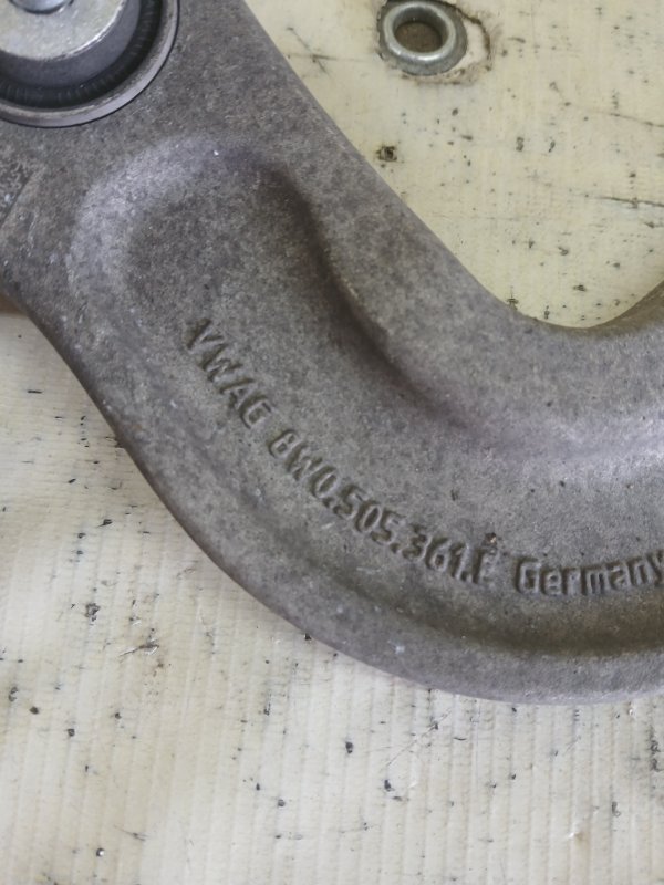 Рычаг задний правый S5 2017 Coupe 3.0 CWGD Рычаг задний правый S5 2017 Coupe 3.0 CWGD