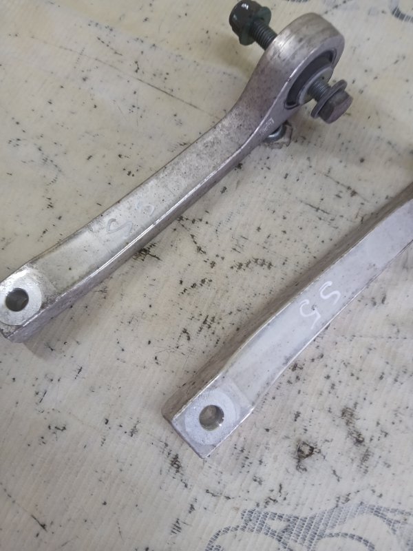 Стойка стабилизатора задняя S5 2017 Coupe 3.0 CWGD Стойка стабилизатора задняя S5 2017 Coupe 3.0 CWGD