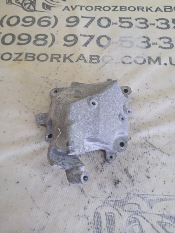 Кронштейн подушки двигателя передний левый Mercedes-Benz GLS 450 4MATIC 276 3.0 biturbo Кронштейн подушки двигателя передний левый Mercedes-Benz GLS 450 4MATIC 276 3.0 biturbo