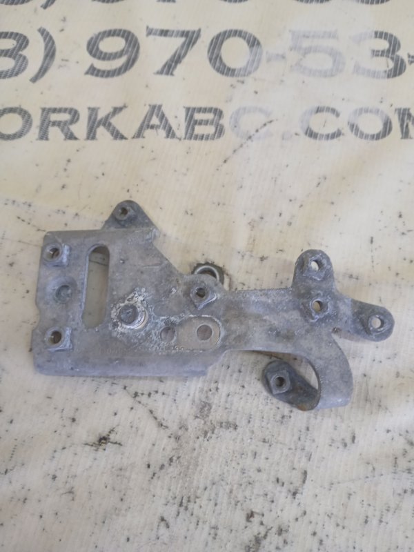 Кронштейн GLS 450 4MATIC 2018 276 3.0 biturbo Кронштейн GLS 450 4MATIC 2018 276 3.0 biturbo