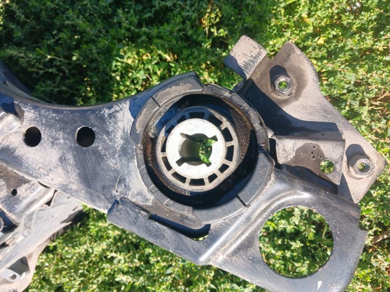 Подрамник/балка подвески задняя XC90 2016 t27 Подрамник/балка подвески задняя XC90 2016 t27