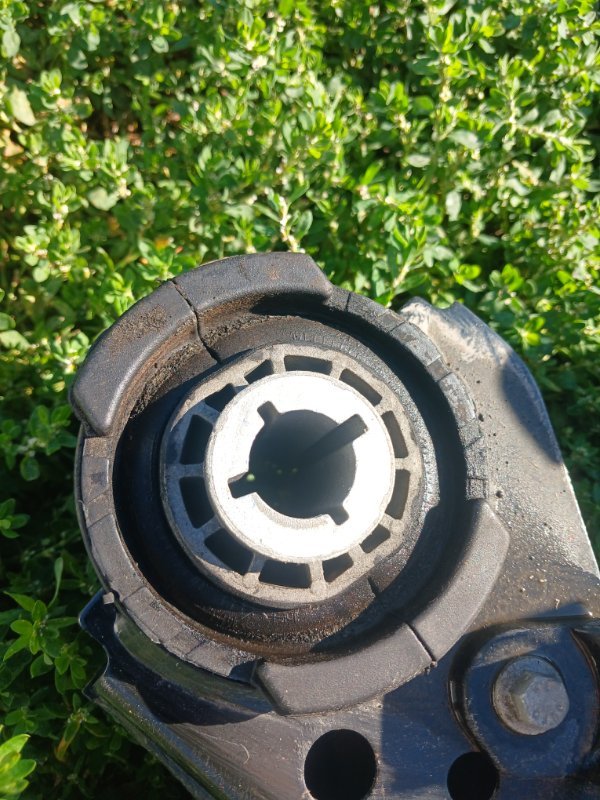 Подрамник/балка подвески задняя XC90 2016 t27 Подрамник/балка подвески задняя XC90 2016 t27