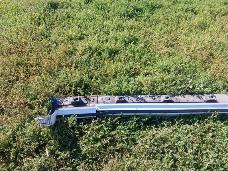 Накладка порога правая XC90 2016 t27 Накладка порога правая XC90 2016 t27