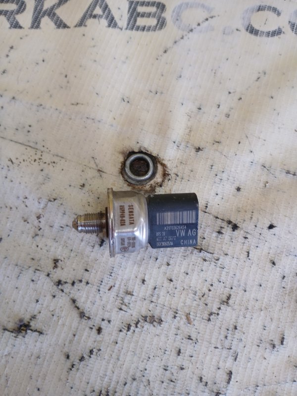 Датчик давления топлива Q5 2018 80A 2.0 DAYB Датчик давления топлива Q5 2018 80A 2.0 DAYB