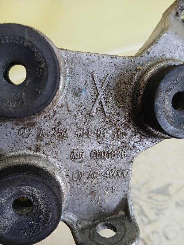 Кронштейн блока ABS Mercedes-Benz GLC 300 X253 27492031846862 Кронштейн блока ABS Mercedes-Benz GLC 300 X253 27492031846862