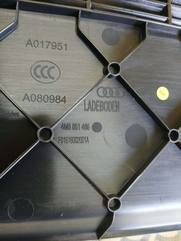 Защита пола багажника Q8 2019 3.0 DCBD Защита пола багажника Q8 2019 3.0 DCBD