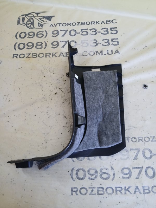 Накладка стойки передняя правая Q8 2019 3.0 DCBD Накладка стойки передняя правая Q8 2019 3.0 DCBD