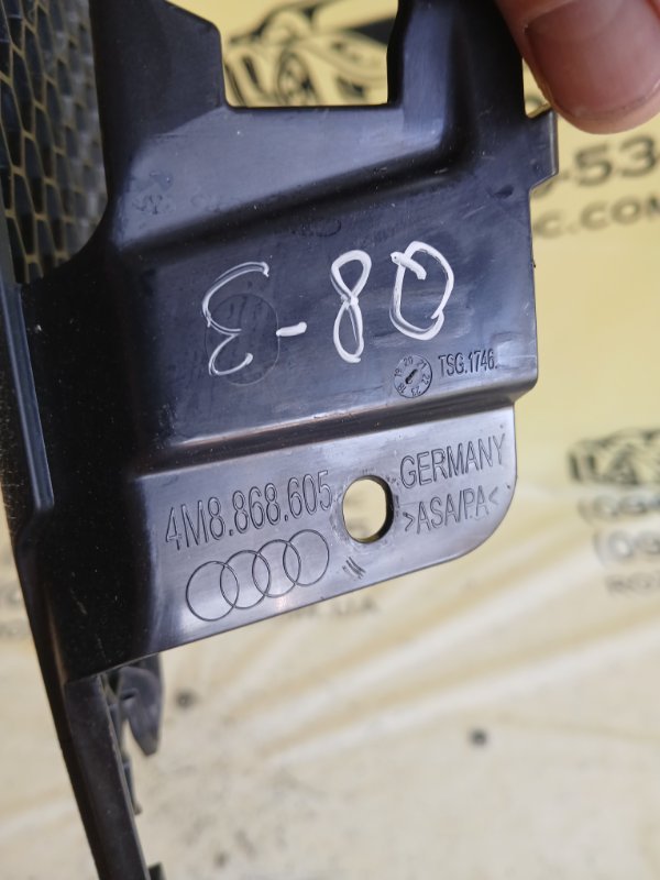 Накладка задняя левая Audi Q8 3.0 DCBD Накладка задняя левая Audi Q8 3.0 DCBD