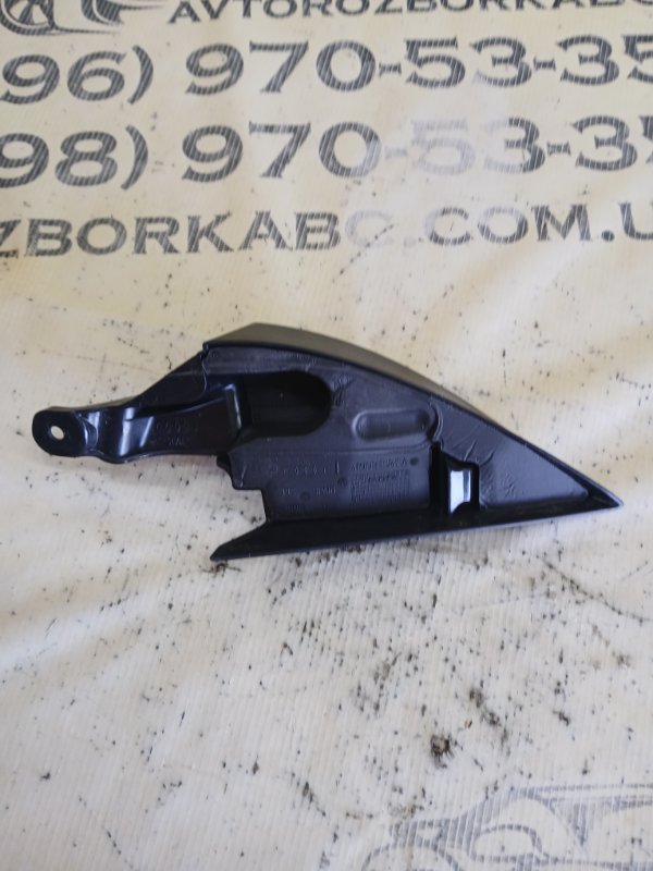 Уплотнитель двери передний левый Q8 2019 3.0 DCBD Уплотнитель двери передний левый Q8 2019 3.0 DCBD