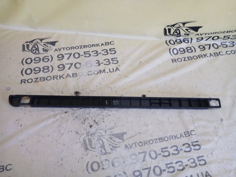 Кронштейн полки багажника задний левый Q8 2019 3.0 DCBD Кронштейн полки багажника задний левый Q8 2019 3.0 DCBD