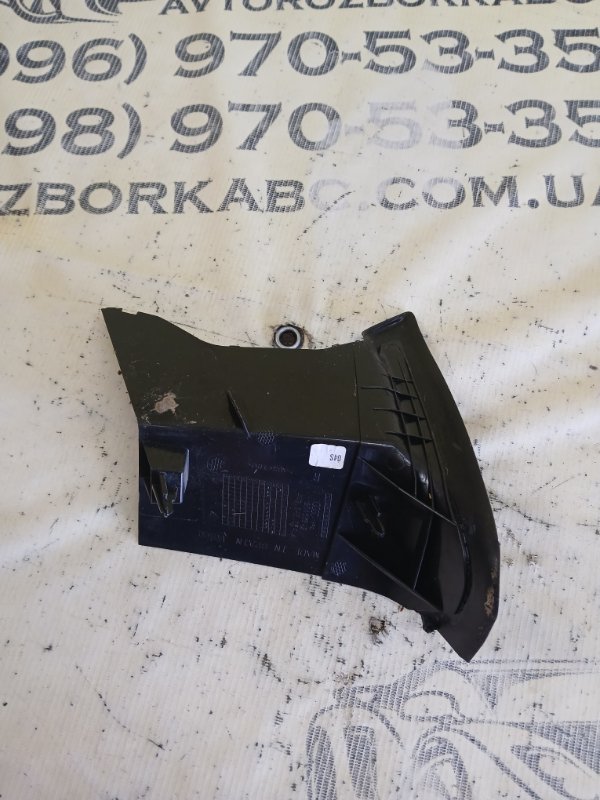 Накладка стоп-сигнала задняя правая Q8 2019 3.0 DCBD Накладка стоп-сигнала задняя правая Q8 2019 3.0 DCBD