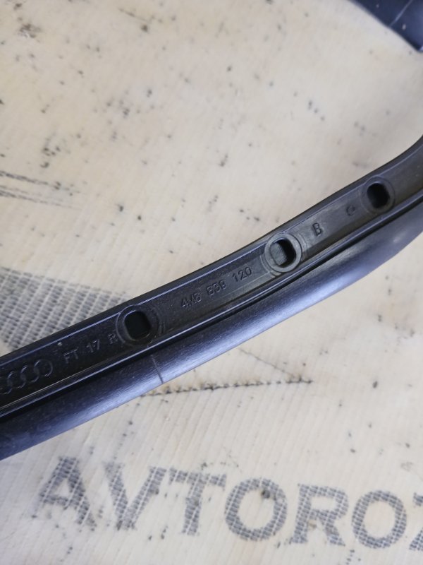 Уплотнитель двери задний правый Q8 2019 3.0 DCBD Уплотнитель двери задний правый Q8 2019 3.0 DCBD