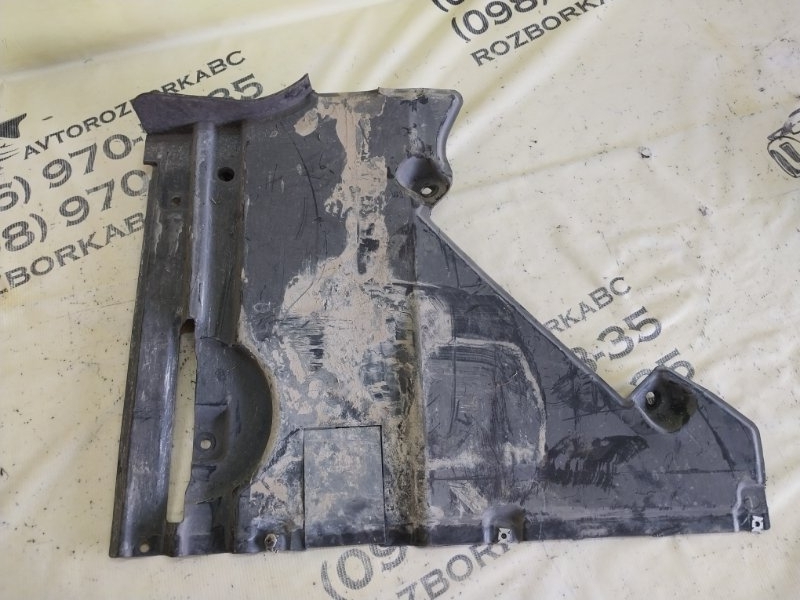 Защита днища кузова задняя левая Q5 2018 80A 2.0 DAYB Защита днища кузова задняя левая Q5 2018 80A 2.0 DAYB