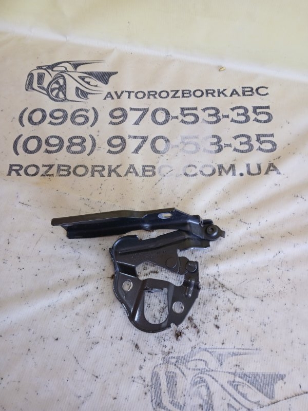 Запчасть петля капота передняя правая Audi Q8 2019 3.0 DCBD 4M8823302B Б/У Петля капота передняя правая Audi Q8 2019 3.0 DCBD 4M8823302B Б/У