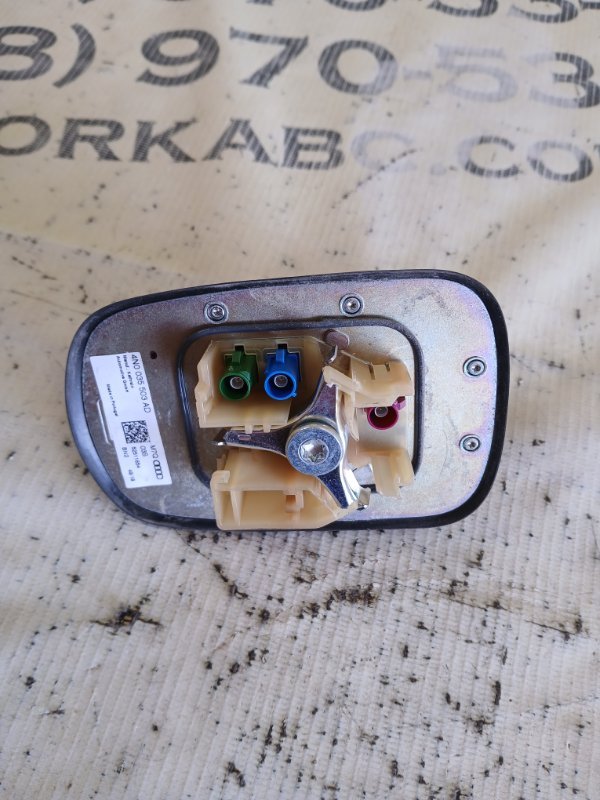 Антенна/плавник Audi Q8 3.0 DCBD Антенна/плавник Audi Q8 3.0 DCBD