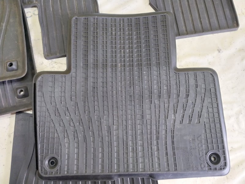 Комплект ковриков салона XC90 2016 t27 Комплект ковриков салона XC90 2016 t27