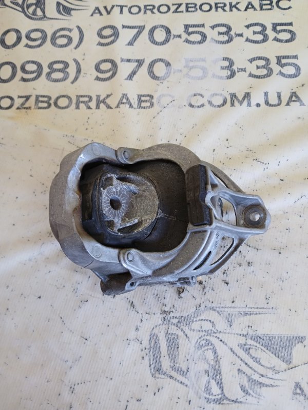 Подушка двигателя передняя правая S5 2017 Coupe 3.0 CWGD Подушка двигателя передняя правая S5 2017 Coupe 3.0 CWGD