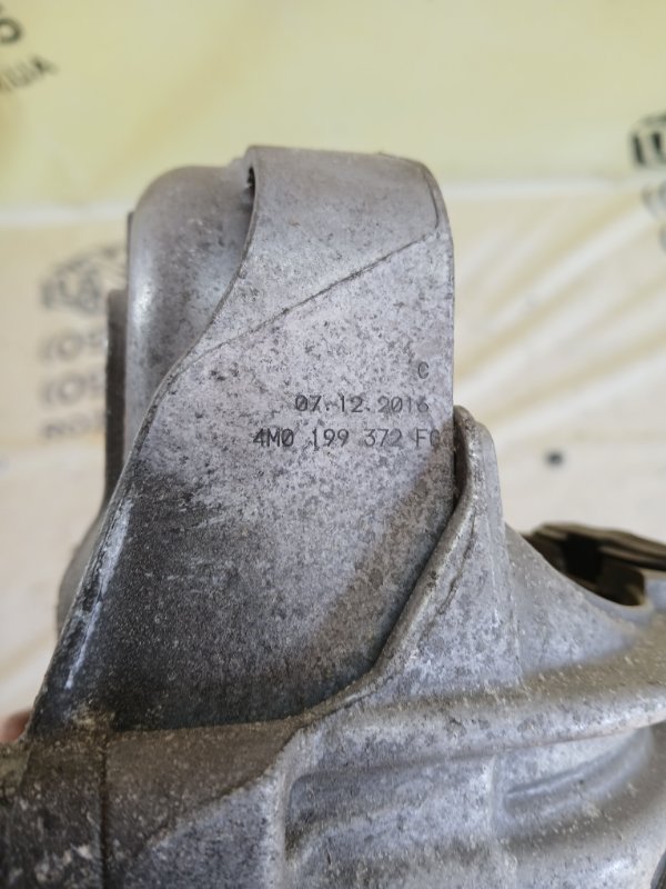 Подушка двигателя передняя правая S5 2017 Coupe 3.0 CWGD Подушка двигателя передняя правая S5 2017 Coupe 3.0 CWGD