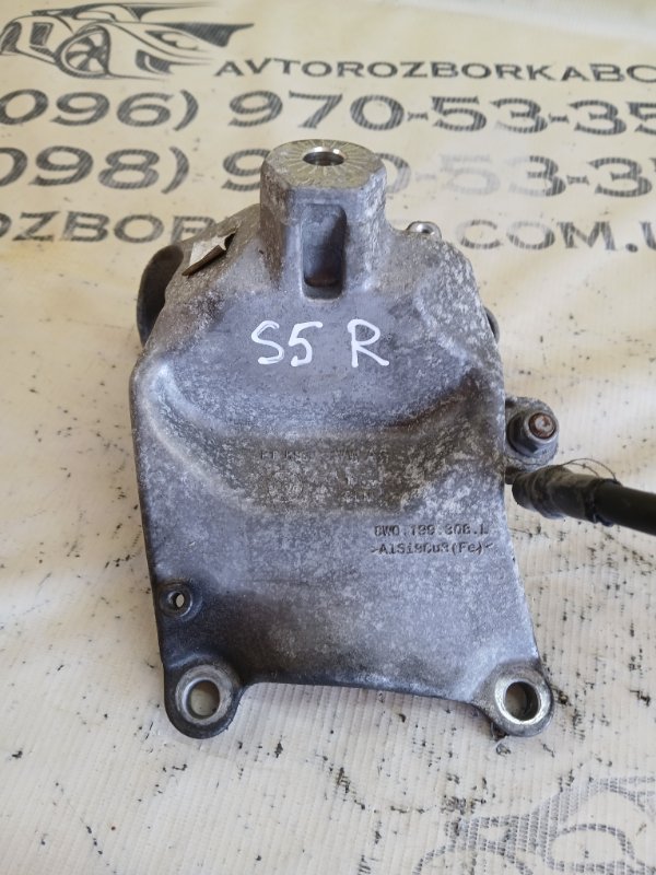 Кронштейн подушки двигателя передний правый S5 2017 Coupe 3.0 CWGD Кронштейн подушки двигателя передний правый S5 2017 Coupe 3.0 CWGD