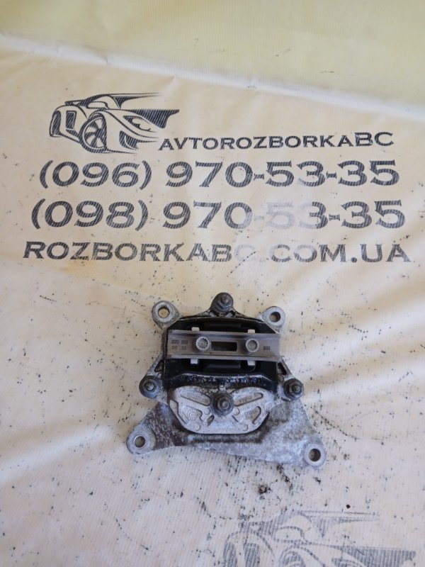 Запчасть подушка акпп Audi S5 2017 Coupe 3.0 CWGD 8W0399158 Б/У Подушка АКПП Audi S5 2017 Coupe 3.0 CWGD 8W0399158 Б/У