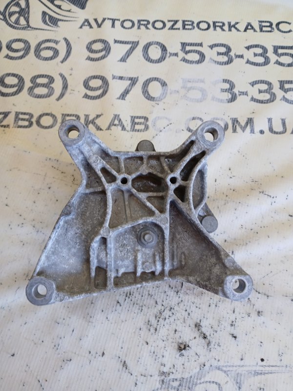 Подушка АКПП Audi S5 Coupe 3.0 CWGD Подушка АКПП Audi S5 Coupe 3.0 CWGD