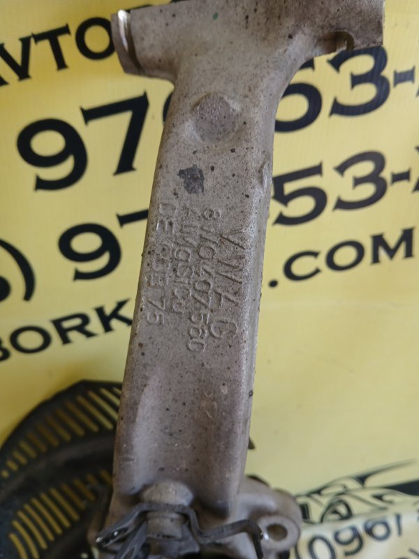 Цапфа передняя правая Audi S5 Coupe 3.0 CWGD Цапфа передняя правая Audi S5 Coupe 3.0 CWGD