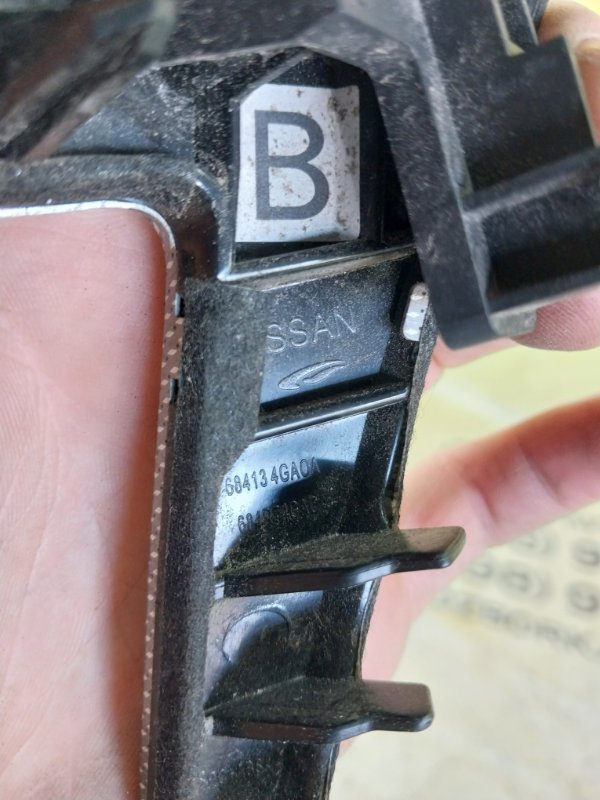 Дефлектор воздушный с накладкой левый Q50 2016 AWD 3.0 Дефлектор воздушный с накладкой левый Q50 2016 AWD 3.0