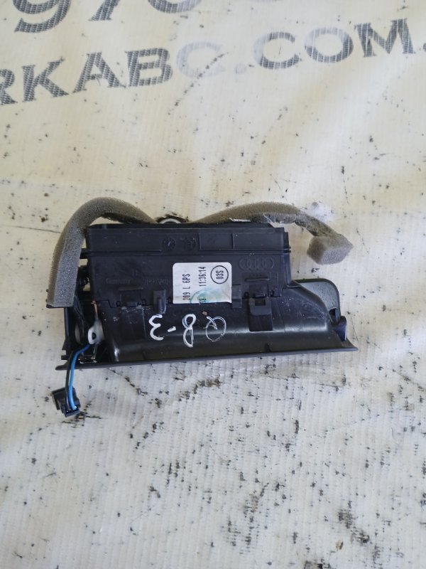 Дефлектор воздушный правый Audi Q8 3.0 DCBD Дефлектор воздушный правый Audi Q8 3.0 DCBD