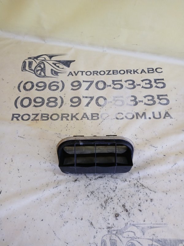 Запчасть решетка вентиляционная задняя правая Mercedes-Benz GLC 300 2019 X253 27492031846862 A2048301700 Б/У Решетка вентиляционная задняя правая Mercedes-Benz GLC 300 2019 X253 27492031846862 A2048301700 Б/У