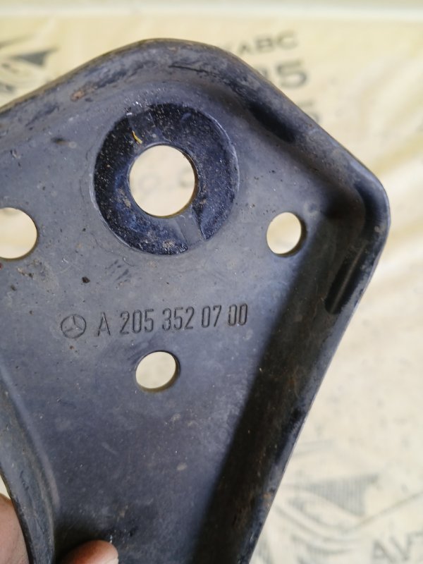 Кронштейн подрамника задний Mercedes-Benz GLC 300 X253 27492031846862 Кронштейн подрамника задний Mercedes-Benz GLC 300 X253 27492031846862