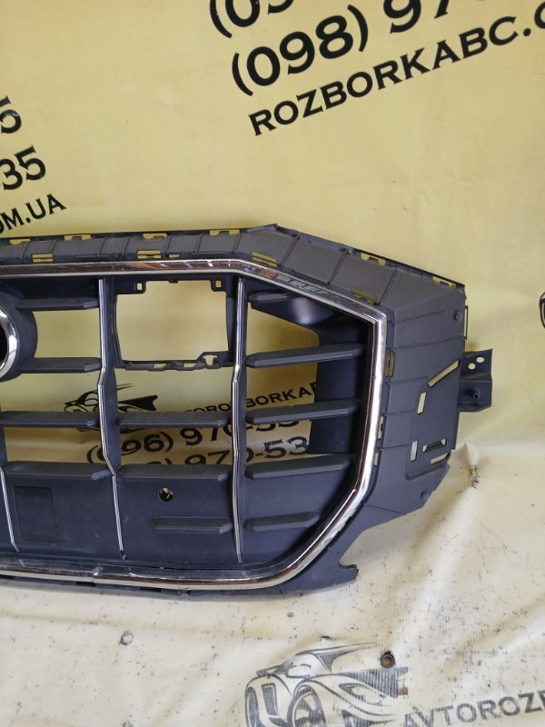 Решетка радиатора Q8 2019 3.0 DCBD Решетка радиатора Q8 2019 3.0 DCBD