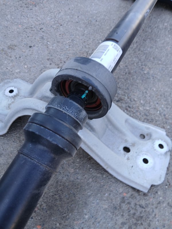 Карданный вал XC90 2016 t27 Карданный вал XC90 2016 t27