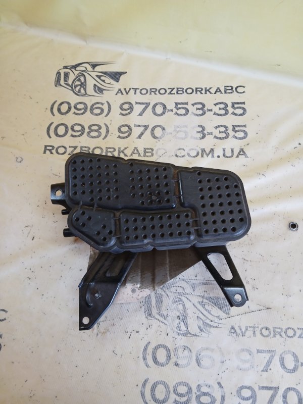 Запчасть абсорбер паров топлива Audi Q8 2019 3.0 DCBD 4N0 201 801 F Б/У Абсорбер паров топлива Audi Q8 2019 3.0 DCBD 4N0 201 801 F Б/У