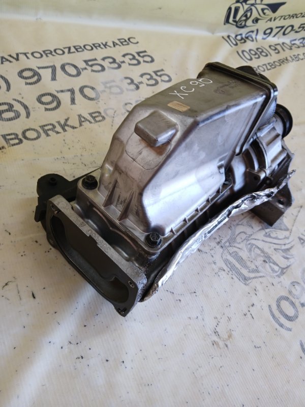 Компрессор двигателя Volvo XC90 t27 Компрессор двигателя Volvo XC90 t27