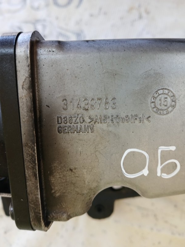 Компрессор двигателя XC90 2016 t27 Компрессор двигателя XC90 2016 t27