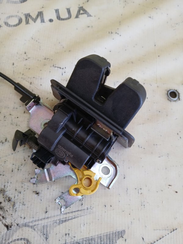 Замок кришки багажника Q8 2019 DCBD Замок кришки багажника Q8 2019 DCBD