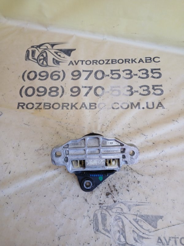 Запчасть подушка двигателя правая Volvo XC90 2016 t27 32298680 Б/У Подушка двигателя правая Volvo XC90 2016 t27 32298680 Б/У