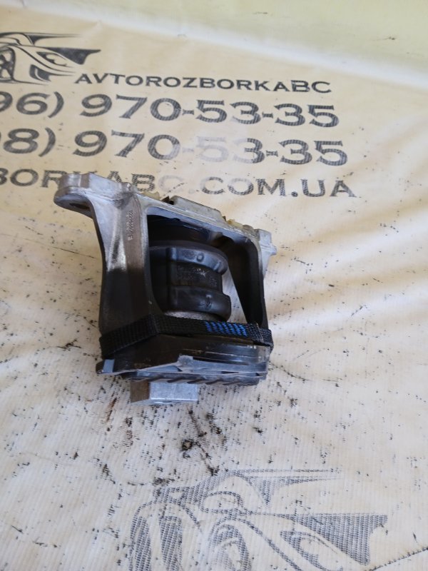 Подушка двигателя правая Volvo XC90 t27 Подушка двигателя правая Volvo XC90 t27