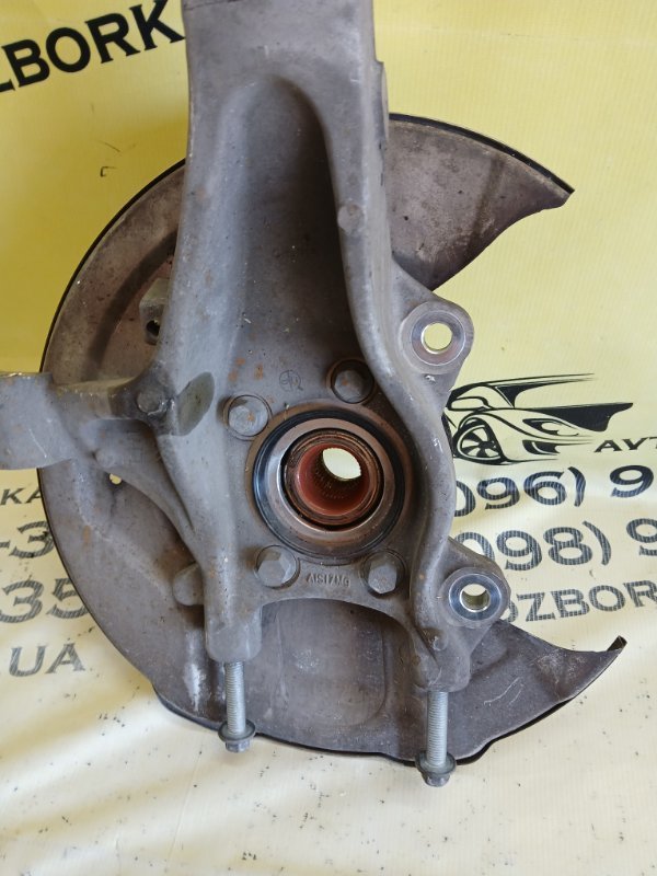 Цапфа передняя левая XC90 2016 t27 Цапфа передняя левая XC90 2016 t27