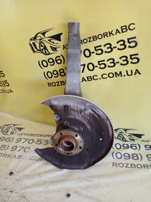 Цапфа передняя левая Volvo XC90 t27 Цапфа передняя левая Volvo XC90 t27