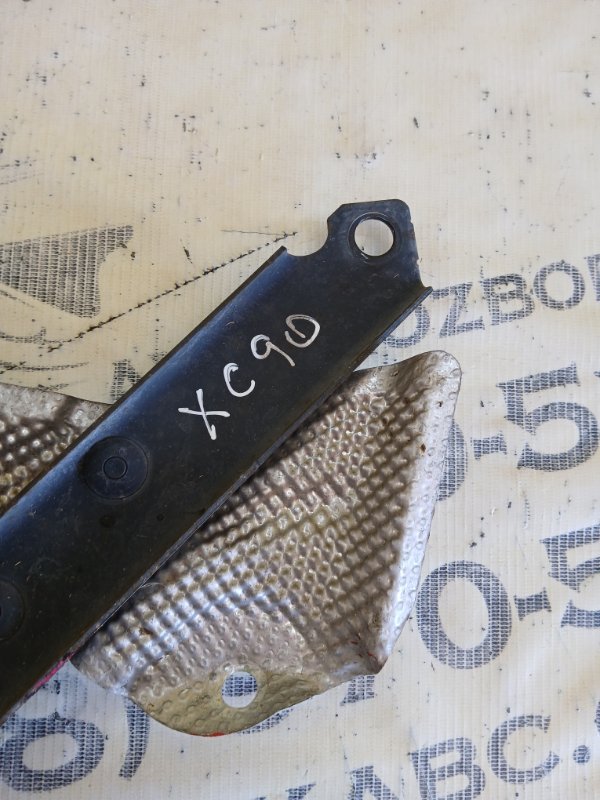 Кронштейн подрамника XC90 2016 t27 Кронштейн подрамника XC90 2016 t27