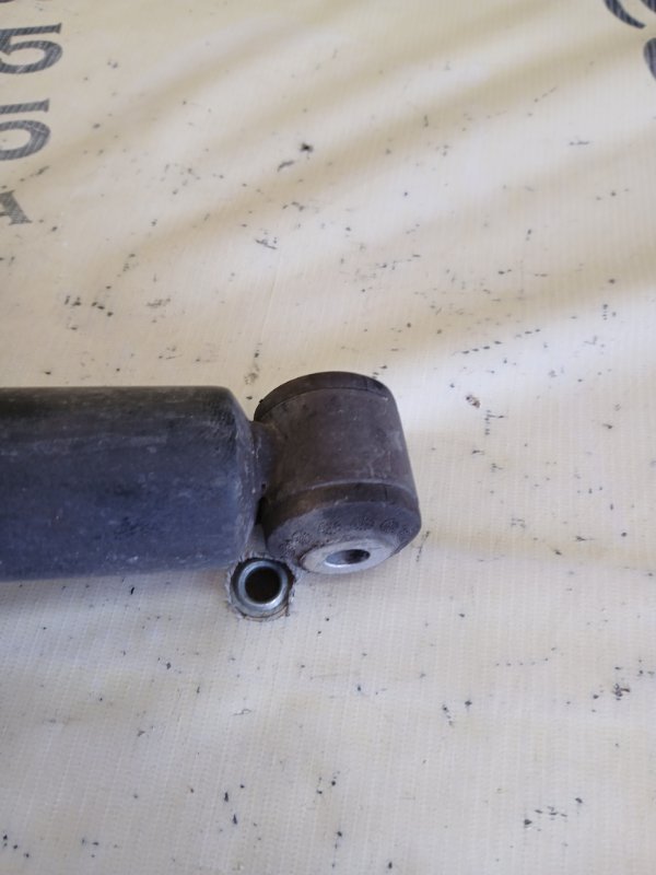 Амортизатор задний правый Volvo XC90 t27 Амортизатор задний правый Volvo XC90 t27