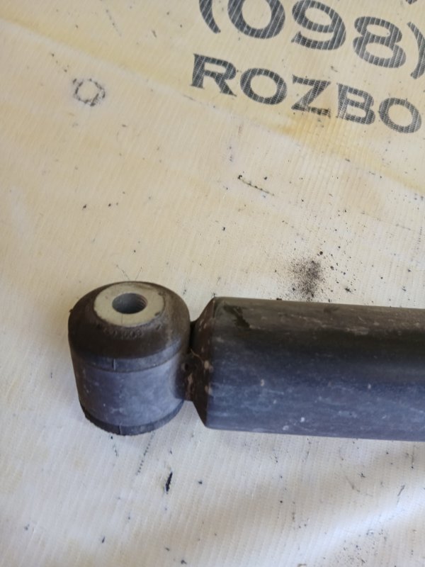 Амортизатор задний левый Volvo XC90 t27 Амортизатор задний левый Volvo XC90 t27