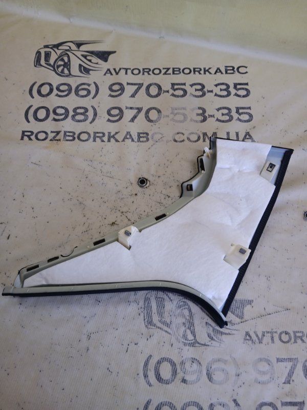 Накладка стойки задняя левая Audi Q8 3.0 DCBD Накладка стойки задняя левая Audi Q8 3.0 DCBD