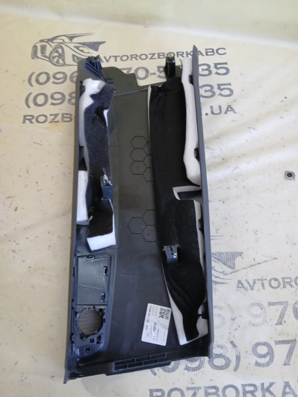 Накладка стойки левая Q8 2019 3.0 DCBD Накладка стойки левая Q8 2019 3.0 DCBD