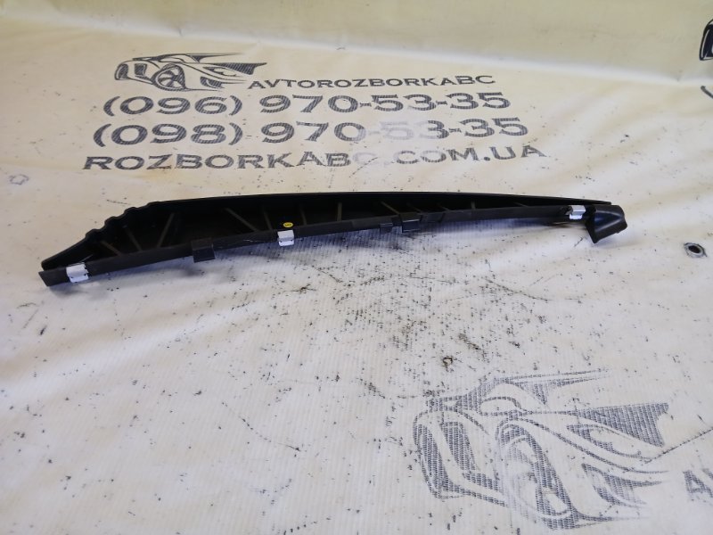 Кронштейн уплотнителя двери задний левый Q8 2019 3.0 DCBD Кронштейн уплотнителя двери задний левый Q8 2019 3.0 DCBD