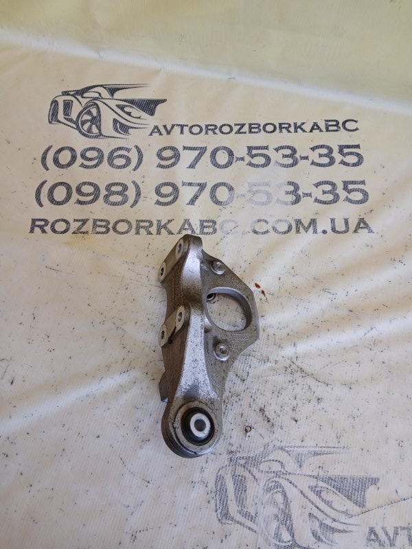 Запчасть кронштейн промежуточного вала Volvo XC90 2016 t27 31401993 Б/У Кронштейн промежуточного вала Volvo XC90 2016 t27 31401993 Б/У