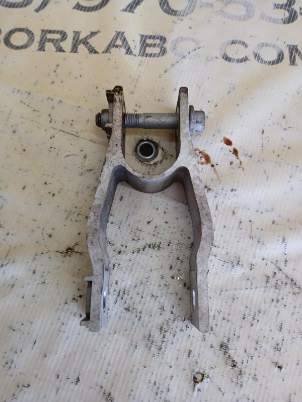 Кронштейн подушки двигателя правый XC90 2016 t27 Кронштейн подушки двигателя правый XC90 2016 t27