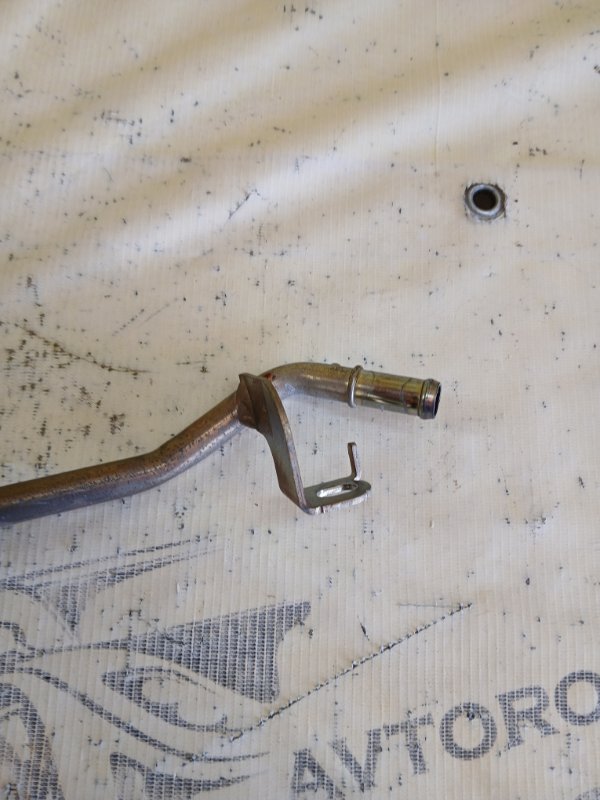 Трубка системы охлаждения Volvo XC90 t27 Трубка системы охлаждения Volvo XC90 t27